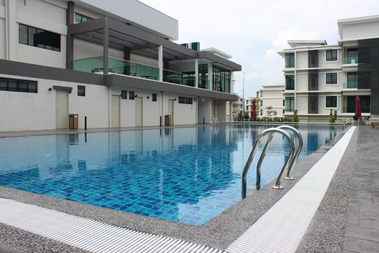 The Meadow Park Apartment Kampar Exterior photo